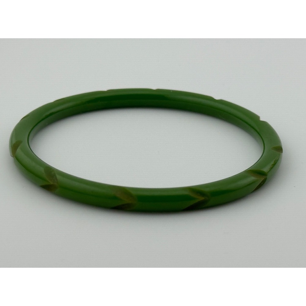 Vintage Green Bakelite Thin Carved Bangle Bracelet